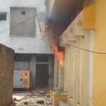 Jaunpur news कपड़ों की दुकान में भीषण आग, इलाके में मचा हड़कंप