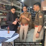 Jaunpur news एसडीएम व सीओ सिटी की टीम ने किया शराब के गोदामों तथा फुटकर दुकानों का औचक निरीक्षण,मचा हड़कम्प