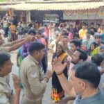 Jaunpur news जौनपुर में प्रेम विवाह को लेकर बवाल, आक्रोशित परिजनों ने सड़क जाम कर किया प्रदर्शन