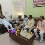 Jaunpur news प्रबंधकों ने उच्च शिक्षामंत्री से मुलाकात कर दिया ज्ञाप