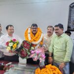 Jaunpur newsडॉ देवेंद्र सिंह ने नए डीआईओएस के रूप में संभाला कामकाज