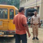 Jaunpur news परिवहन विभाग की बड़ी कार्रवाई, 3 स्कूल बसें और 6 ओवरलोड ट्रक सीज, बिना परमिट बसों पर भी गिरी गाज