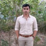 Jaunpur news सड़क किनारे बिखरे पत्थर बने जानलेवा, बाइक फिसलने से सीएचसी कर्मी की मौत