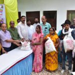 Jaunpur news सायमा खान की स्मृति में लायन्स क्लब जौनपुर मेन ने टीबी मरीजों को पोषण किट वितरित किया