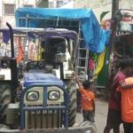Jaunpur news मड़ियाहूं में कांवड़ यात्रा के दौरान बड़ा हादसा टला, विशालकाय डीजे अनियंत्रित होने से मची अफरा-तफरी
