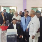 Jaunpur news दीवानी बार में प्रारंभ यूनियन बैंक के वक्रांगी केंद्र,लाइब्रेरी का जिला जज ने किया उद्घाटन
