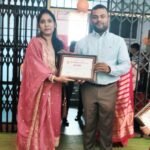 Jaunpur news बीएसए ने उत्कृष्ट शिक्षण कार्य के लिए धर्मापुर ब्लॉक क्षेत्र के एक शिक्षिका को प्रशस्ति पत्र देकर किया सम्मानित।