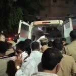 Jaunpur news कार रोककर युवक पर ताबड़तोड़ फायरिंग, सीने में लगी गोली साथी भी घायल