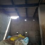 Jaunpur news पुलिस चौकी के निकट सेंध लगाकर दुकान से लाखों रूपये की चोरी