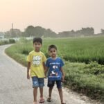 Jaunpur news सुबह ओस की बूंदें दिन में तेज धूप, बदल रहा मौसम का मिजाज