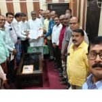 Jaunpur news श्री पूजा महासमिति ने राज्य मंत्री गिरीश चंद्र यादव से की मुलाकात