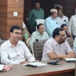 Jaunpur news प्राइवेट डग्गामार वाहन से बच्चों को ले जाने वाले स्कूल प्रबंधक जाएंगे जेल, एडीएम