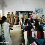 Jaunpur news मिशन शक्ति फेज-5: महिला थाना प्रभारी ने मुक्तेश्वर इंटर कॉलेज में छात्राओं को किया जागरूक, बताए हेल्पलाइन नंबर।