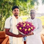 Jaunpur news एशियन गेम्स के कांस्य पदक विजेता रोहित यादव के घर पहुंचे राज्यमंत्री गिरीश चंद्र यादव