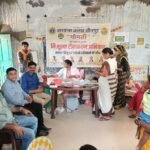 Jaunpur news लायंस क्लब जौनपुर ‘गोमती’ ने चलाया निःशुल्क टीकाकरण एवं स्वास्थ्य जाँच अभियान