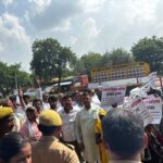 Jaunpur news भाजपा महिला मोर्चा का जोरदार विरोध प्रदर्शन JNU के प्रोफेसर व कांग्रेस सांसद प्रो. अंगोमचा बिमोल अकोइजम के खिलाफ कड़ी कार्रवाई और बर्खास्तगी की मांग