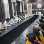 Jaunpur news खेल प्रतियोगिताओं की तैयारी को लेकर बीएसए कार्यालय में शिक्षक संगठनों के साथ बैठक