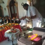 Jaunpur news राजा हवेली में शस्त्र पूजन के साथ सजी राजसी दरबार की परंपरा, राजा पोखरे पर उमड़ा जनसैलाब