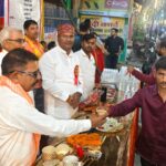 Jaunpur news भरत मिलाप में सामाजिक संगठनों ने की सेवा, चाय-पानी और नि:शुल्क चिकित्सा शिविर की रही व्यवस्था