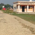 Jaunpur news कंकड़ – कंकड़ पैदल चलकर, आंगनबाड़ी और स्कूल पहुंचते हैं नौनिहाल